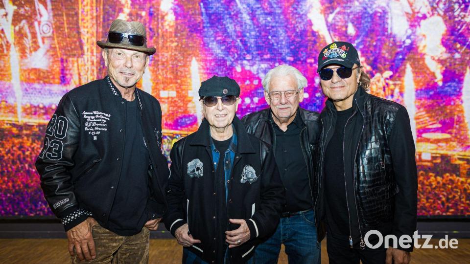 Die Scorpions während der Vernissage der Fotoausstellung „Pixel of Rock“. Bild: Moritz Frankenberg/dpa