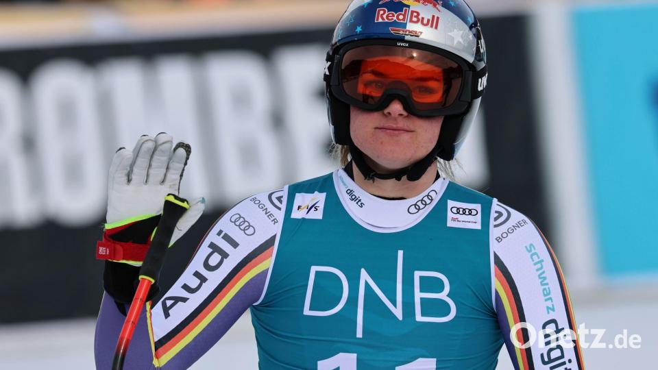 Emma Aicher winkt enttäuscht ab nach der Abfahrt von Kvitfjell. Bild: Marco Trovati/AP/dpa
