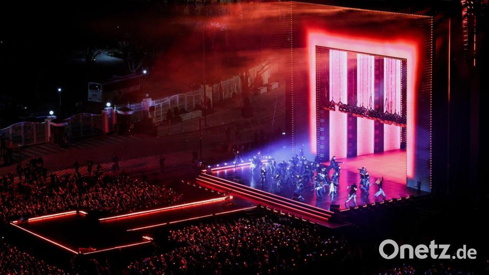 BTS zurück auf der Bühne – Mega-Konzert in Seoul Bild: Kim Hong-Ji/Pool Reuters/AP/dpa