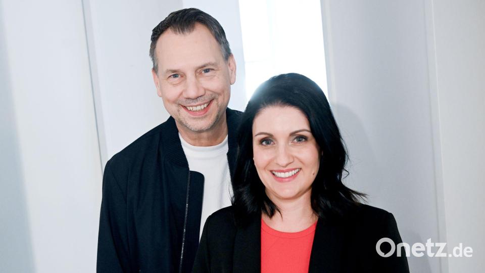 Sebastian Fitzek und Annika Strauss haben den Horror-Thriller „REM“ gemeinsam geschrieben. (Archivbild) Bild: Britta Pedersen/dpa