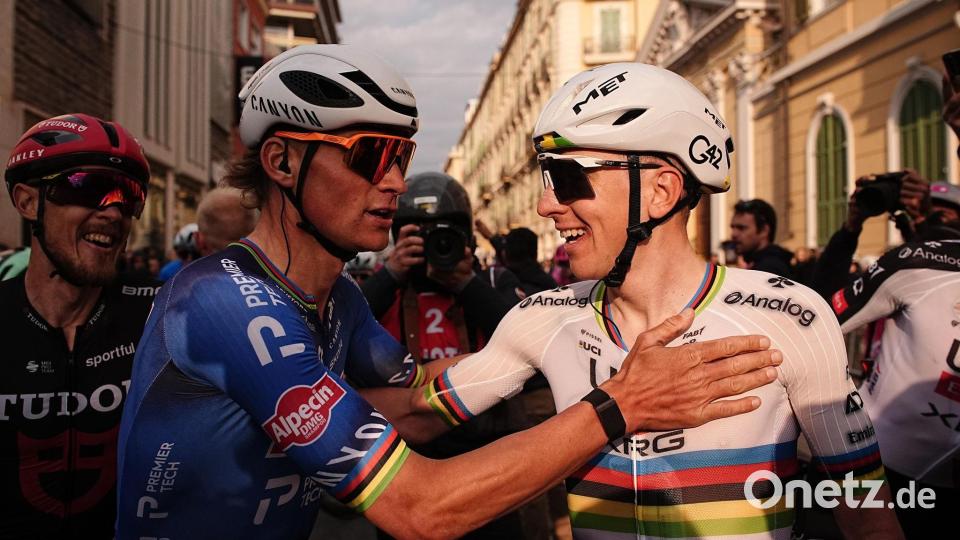 Gehörte zu den Gratulanten: Vorjahressieger Mathieu van der Poel. Bild: Marco Alpozzi/LaPresse/AP/dpa