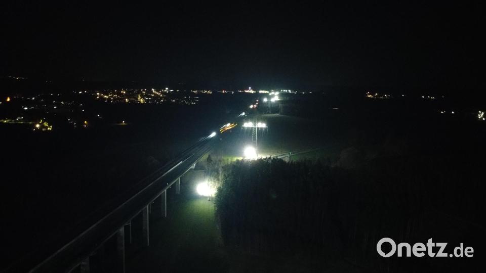 So sieht der Ostbayernring an der Waldnaabtalquerung beleuchtet aus. Bild: TenneT