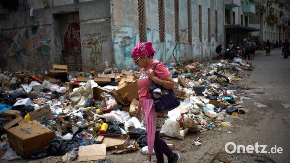 Das US-Ölembargo hat die dramatische Situation im Land verschärft. (Archivbild) Bild: Ramon Espinosa/AP/dpa