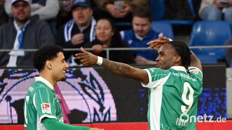 Ein Grund zum Feiern: Noel Futkeu trifft zum 1:0 für Fürth. Bild: Uli Deck/dpa