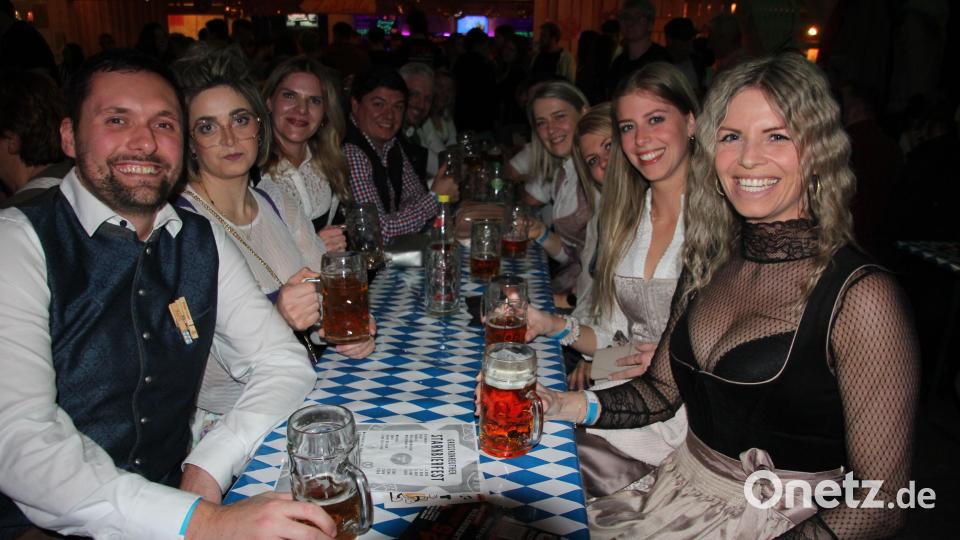 Die Stimmung war einfach nur klasse beim 2. Starkbierfest in Großkonreuth. Bild: Konrad Rosner