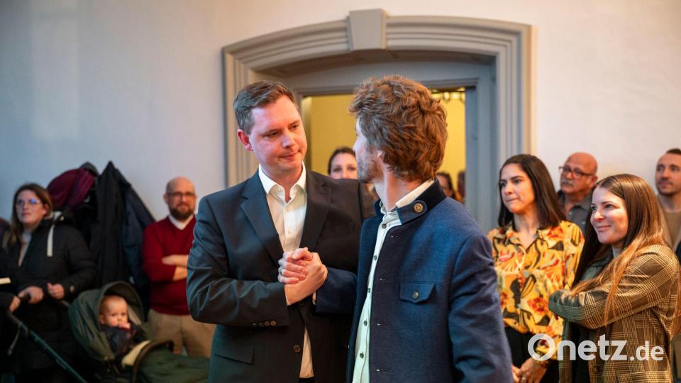 Jonas Glüsenkamp (l.) und Sebastian Niedermaier waren in der Stichwahl gegeneinander angetreten. Bild: Daniel Vogl/dpa