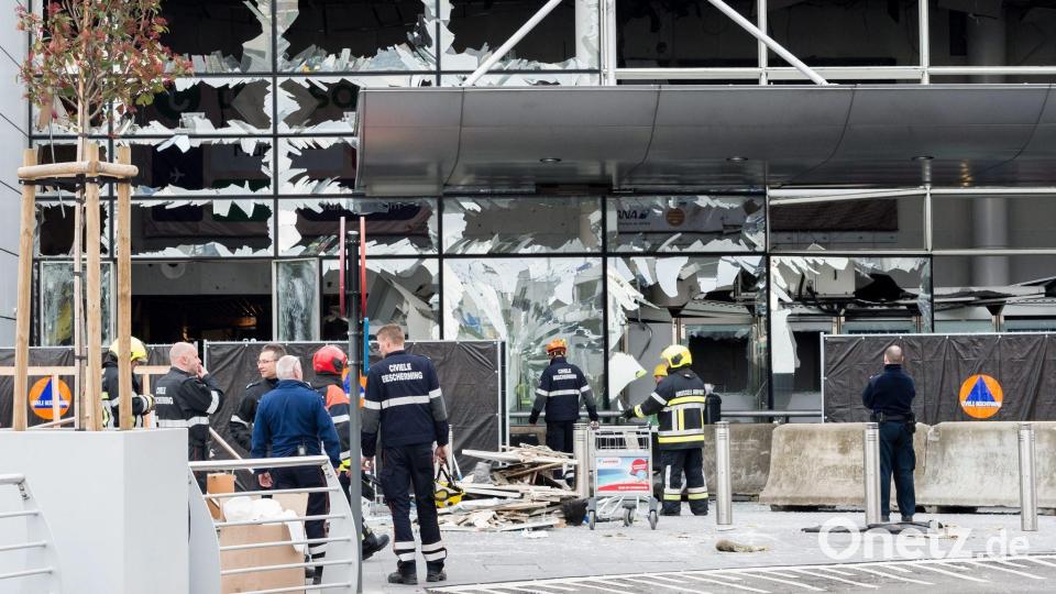 Die Abflughalle des Flughafens wurde durch die Explosionen schwer beschädigt. (Archivbild) Bild: Geert Vanden Wijngaert / Pool/dpa