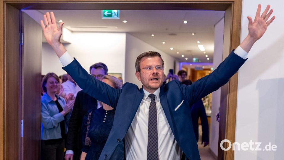 CSU-Politiker Marcus König konnte sich bei der Stichwahl in Nürnberg durchsetzen - vielen anderen Amtsinhabern gelang das nicht. Bild: Daniel Karmann/dpa