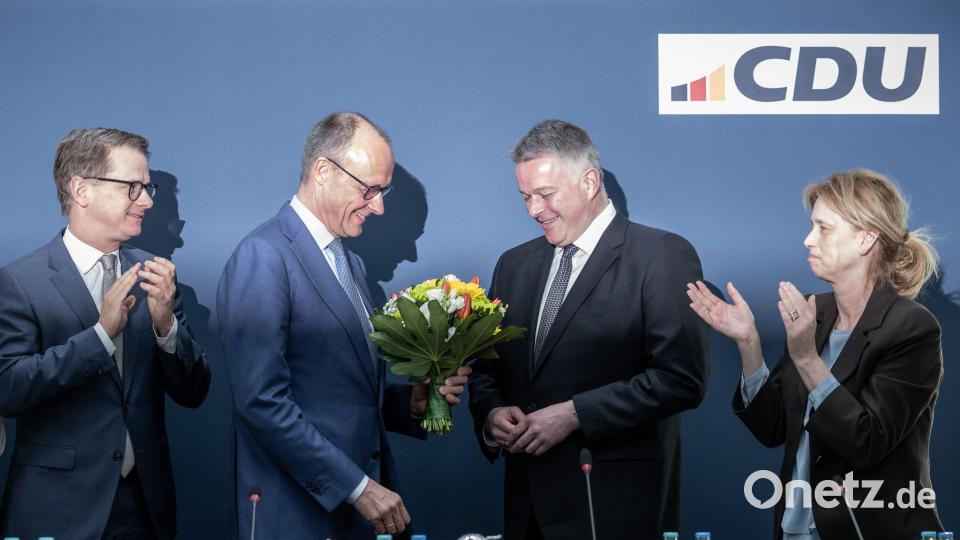 Bei der CDU wurde der Wahlsieg gefeiert – aber nicht zu laut. Bild: Michael Kappeler/dpa