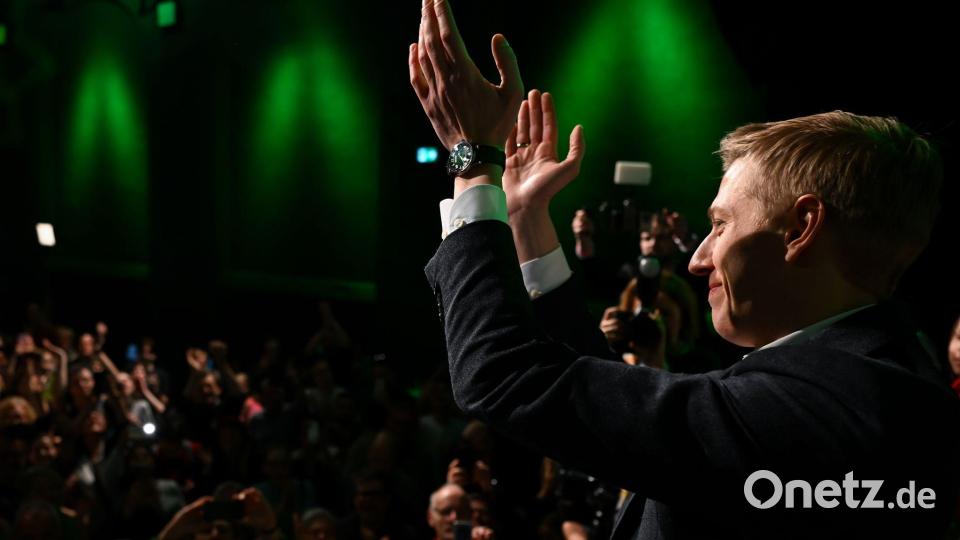 Nach der Feier des Wahlsieges wartet auf Dominik Krause (Grüne) viel Arbeit als künftiger Oberbürgermeister von München. Bild: Sven Hoppe/dpa