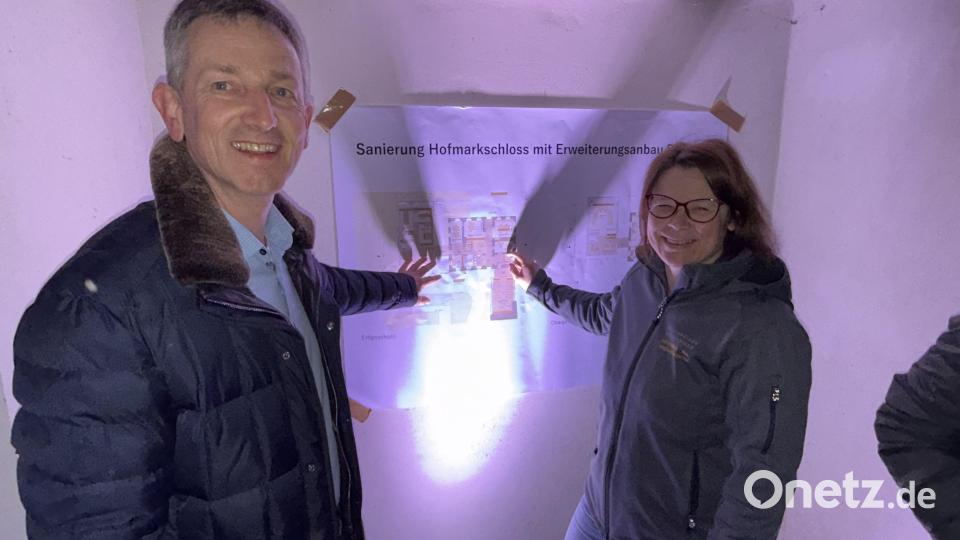 Bürgermeister Albert Geitner mit der federführenden Architektin Judith Splettstößer. Bild: berschneider+berschneider Architekten BDA+Innenarchitekten