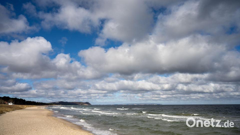 Neben den Alpen sind auch Nord- und Ostsee beliebte Reiseziele über Ostern. (Archivbild) Bild: Stefan Sauer/dpa