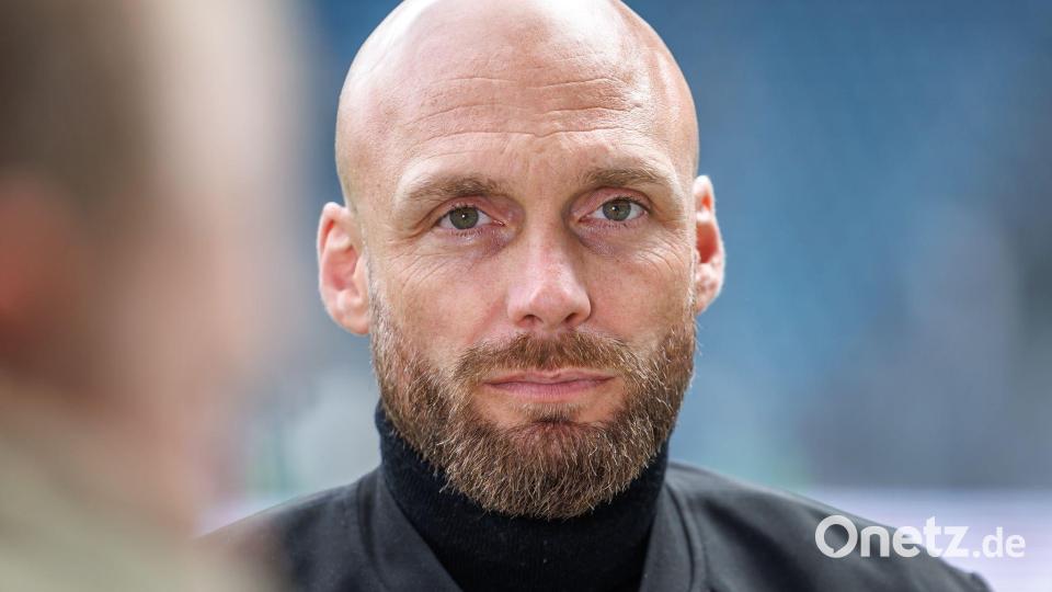 Nils-Ole Book erhält als Nachfolger von Sebastian Kehl einen Vertrag bis 2029 in Dortmund (Archivbild). Bild: Andreas Gora/dpa