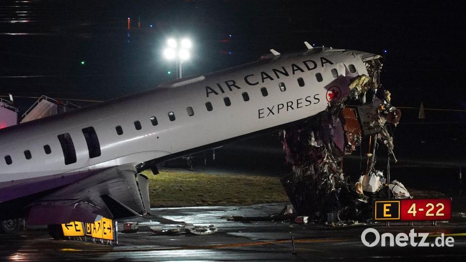 Die Maschine wurde schwer beschädigt. Bild: Ryan Murphy/AP/dpa