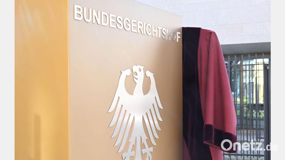 Die rote Robe ist seit Jahrzehnten Amtstracht an Deutschlands obersten Gerichtshöfen. Bild: Uli Deck/dpa