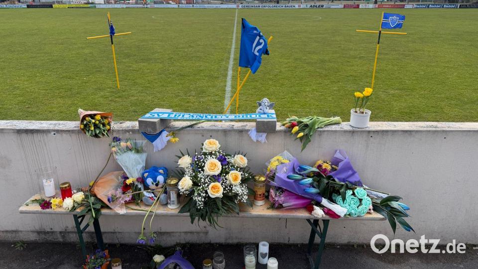 In Erlangen ist ein Fußballtor auf einen Jungen gestürzt. Bild: Sven Grundmann/News5/dpa