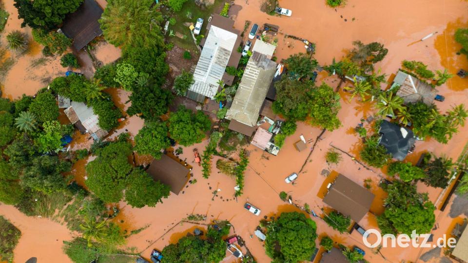 Tagelange Regenfälle führten auf Hawaii zu Überschwemmungen. Bild: Mengshin Lin/AP/dpa