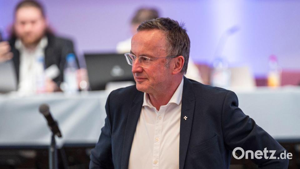 Landesbischof Kopp war auch bei der Landessynode in Bayreuth dabei. Bild: Daniel Vogl/dpa