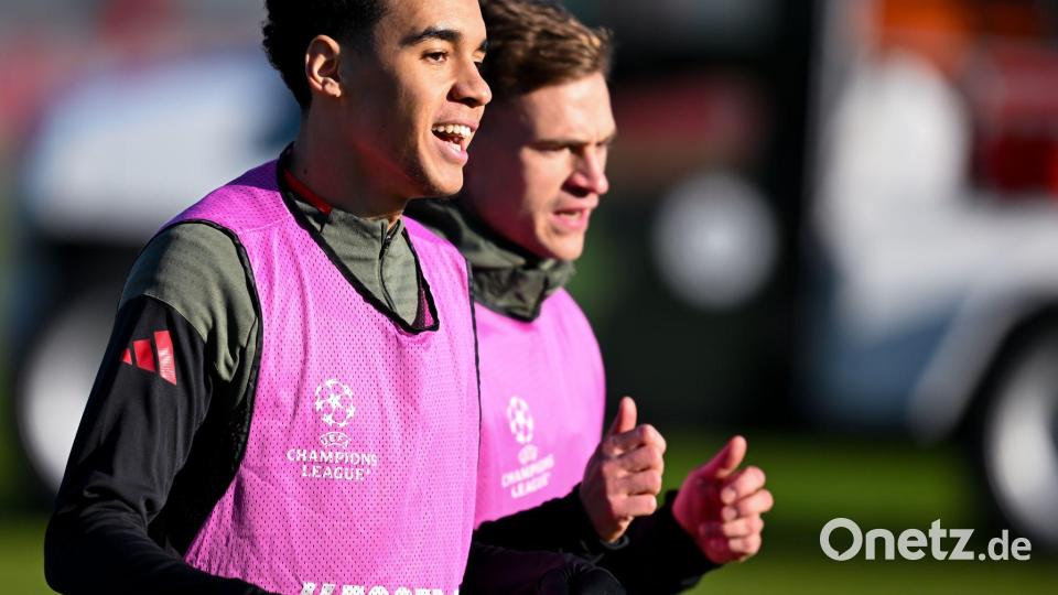 Musiala (l.) und Kimmich kennen sich schon lange. (Archivbild) Bild: Sven Hoppe/dpa