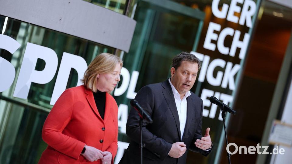 Die SPD-Bundeschefs Bärbel Bas und Lars Klingbeil sind auch Teil der Bundesregierung – das schade der Partei, sagt ein Juso-Landeschef. Bild: Kay Nietfeld/dpa