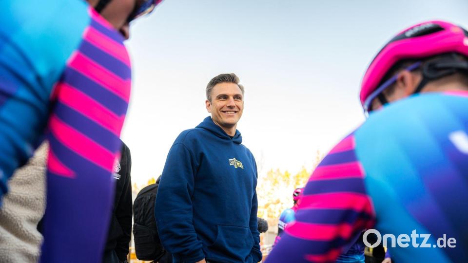 Neue Perspektive als Sprint-Trainer: Marcel Kittel (M). Bild: Unibet Rose/Joren Benjamins /dpa