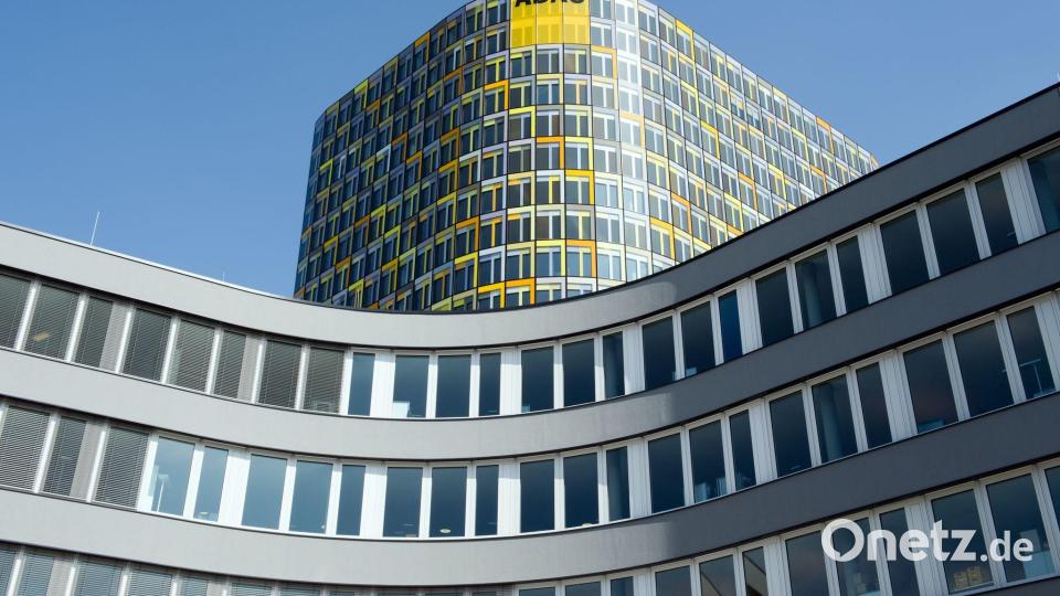 Der ADAC erwägt, die Preise zu erhöhen. (Archivbild) Bild: Peter Kneffel/dpa