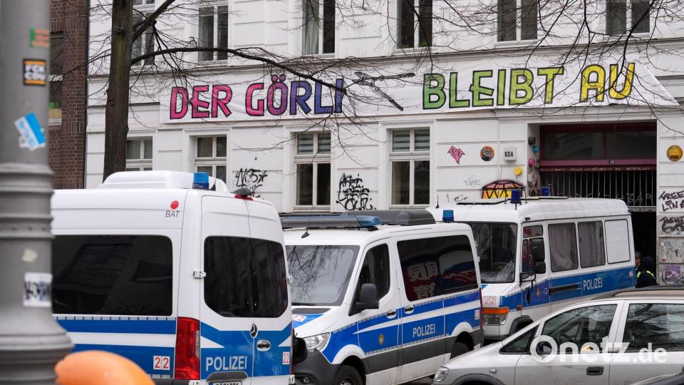 Nach dem Anschlag auf das Berliner Stromnetz im September 2025 ging die Polizei mit einer Razzia gegen vier Verdächtige aus der linksradikalen Szene vor. Bild: Soeren Stache/dpa