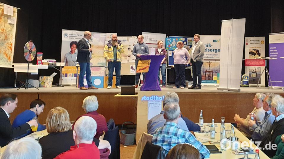 Bei der Frühjahrssynode des Evangelisch-Lutherischen Dekanates in Vohenstrauß befragte Dekan Thomas Guba Notfallseelsorger und weitere Experten. Bild: Susanne Götte