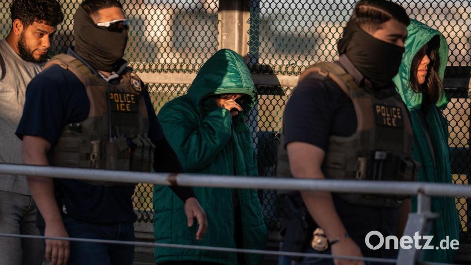 Die Abschiebepolitik ist zentral in Trumps zweiter Amtszeit (Archivbild). Bild: Felix Marquezn/AP/dpa