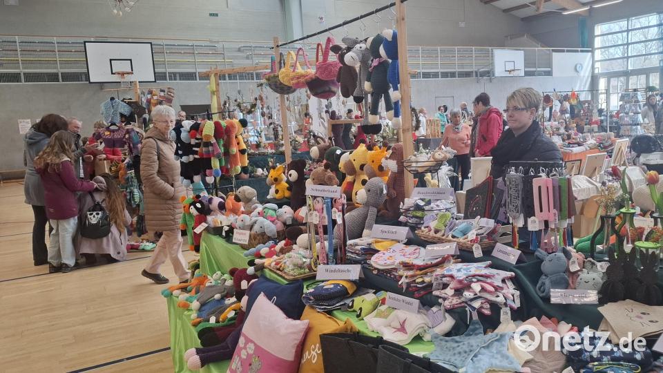 Das Sortiment fand viele Bewunderer und auch Käufer. Bild: jua