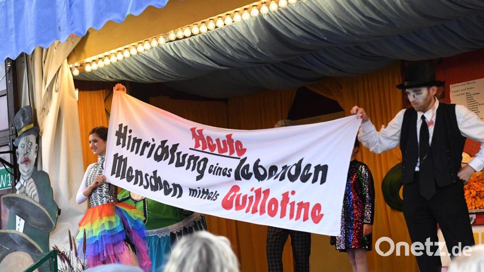 Die Hinrichtung einer lebenden Person ist der traditionelle Höhepunkt der Show. (Archibvild) Bild: Felix Hörhager/dpa