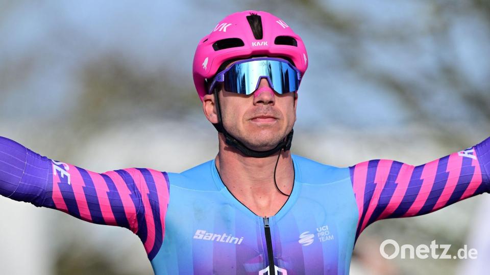 Dylan Groenewegen feiert einen Sieg in Belgien. Bild: Jonas Roosens/Belga/dpa