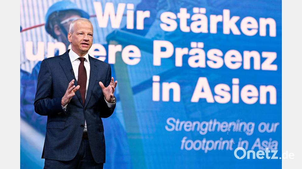 Wenige Tage vor Eröffnung des neuen Chemiewerks in China hatte BASF-Chef Markus Kamieth eingeräumt, dass sich diese Milliardeninvestition für den Konzern später als geplant lohnen wird. (Archivbild) Bild: Uwe Anspach/dpa