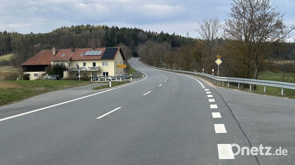 Ein generelles Überholverbot wird in diesem Streckenabschnitt auf der B 85 bei Kleinfalz/Fromberg aus fachlicher Sicht nicht angeordnet. Auch eine Linksabbiegespur wird es nicht geben. Bild: Andreas Royer