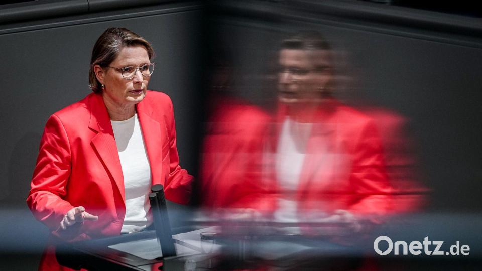 Justizministerin Stefanie Hubig (SPD) arbeitet an einem Gesetz zum Schutz vor digitaler Gewalt. Bild: Michael Kappeler/dpa