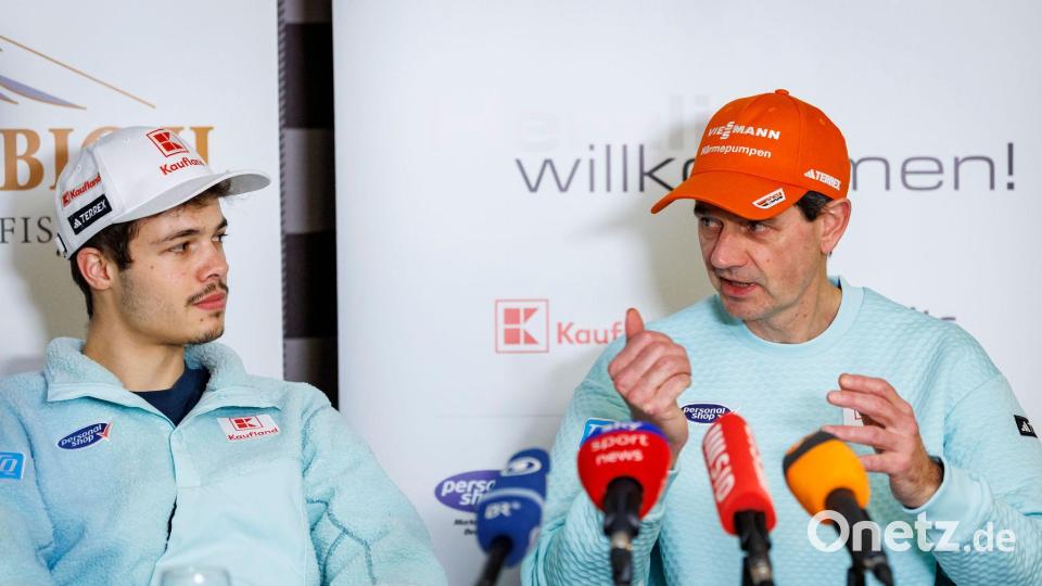 Horngachers Verhältnis zu Philipp Raimund (l) war mal schwierig. (Archivbild) Bild: Daniel Karmann/dpa