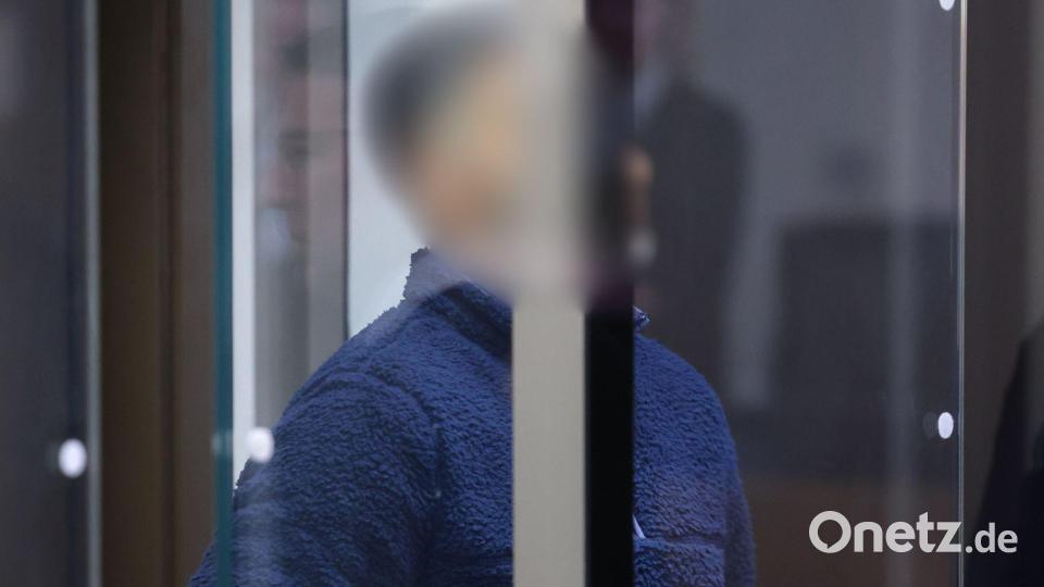 Ein Angeklagter beim Prozess gegen insgesamt vier mutmaßliche Mitglieder der radikal-islamistischen Hamas vor dem Kammergericht. (Archivbild) Bild: Fabrizio Bensch/Reuters Pool/dpa