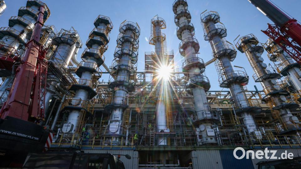 Die Chemieindustrie leidet in der Wirtschaftskrise unter Auftragsmangel (Archivbild) Bild: Jan Woitas/dpa