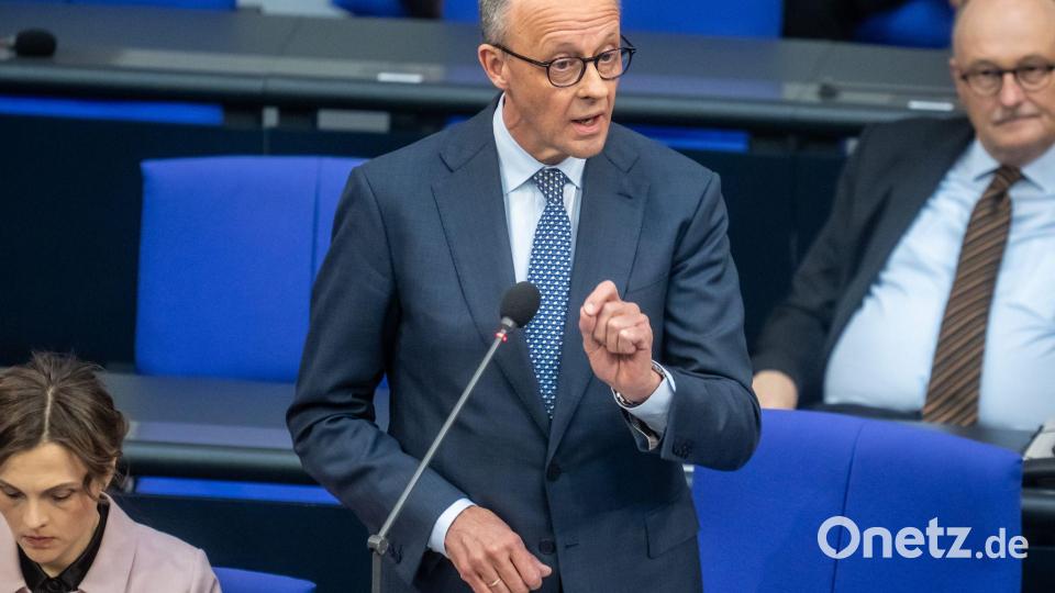 Bundeskanzler Merz plädiert im Bundestag für eine diplomatische Lösung zur Beendigung des Iran-Kriegs Bild: Michael Kappeler/dpa