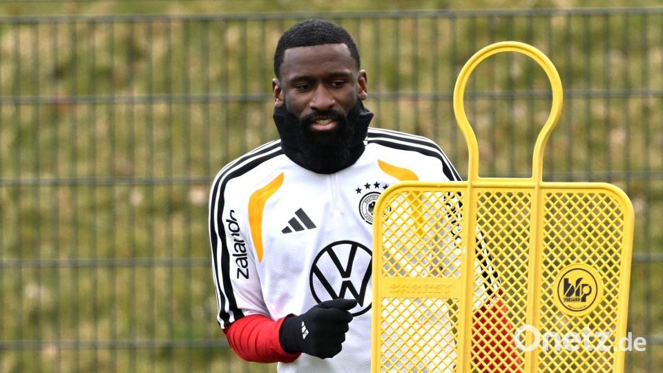 Antonio Rüdiger hat seinen Stammplatz zum Start ins WM-Jahr verloren. Bild: Federico Gambarini/dpa