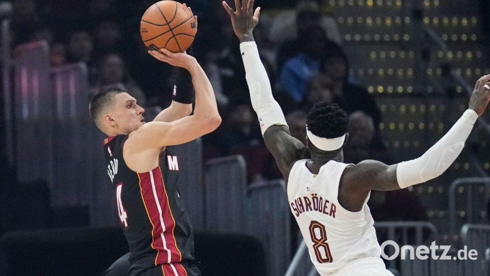 Dennis Schröder konnte die Niederlage der Cavaliers nicht verhindern. Bild: Sue Ogrocki/AP/dpa