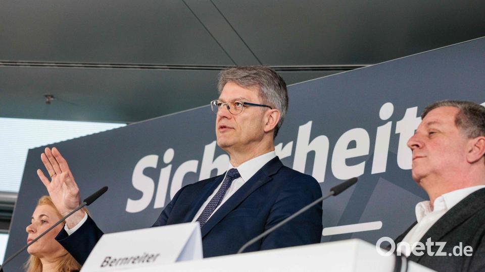 Bei einem Sicherheitsgipfel kurz nach der Tat wurden erste Sicherheitsmaßnahmen vereinbart. (Archivbild) Bild: Carsten Koall/dpa