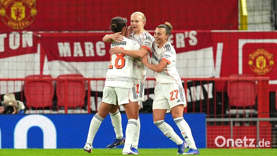 Pernille Harder (M) trifft für den FC Bayern gleich zweimal in Manchester. Bild: Martin Rickett/PA Wire/dpa