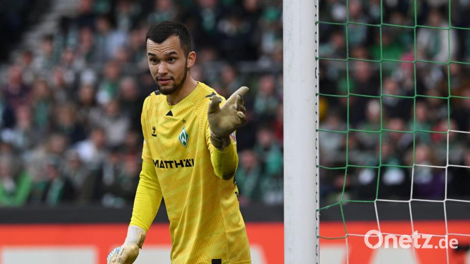 Mio Backhaus steht gegen Nordirland im U21-Tor. (Archivbild) Bild: Carmen Jaspersen/dpa