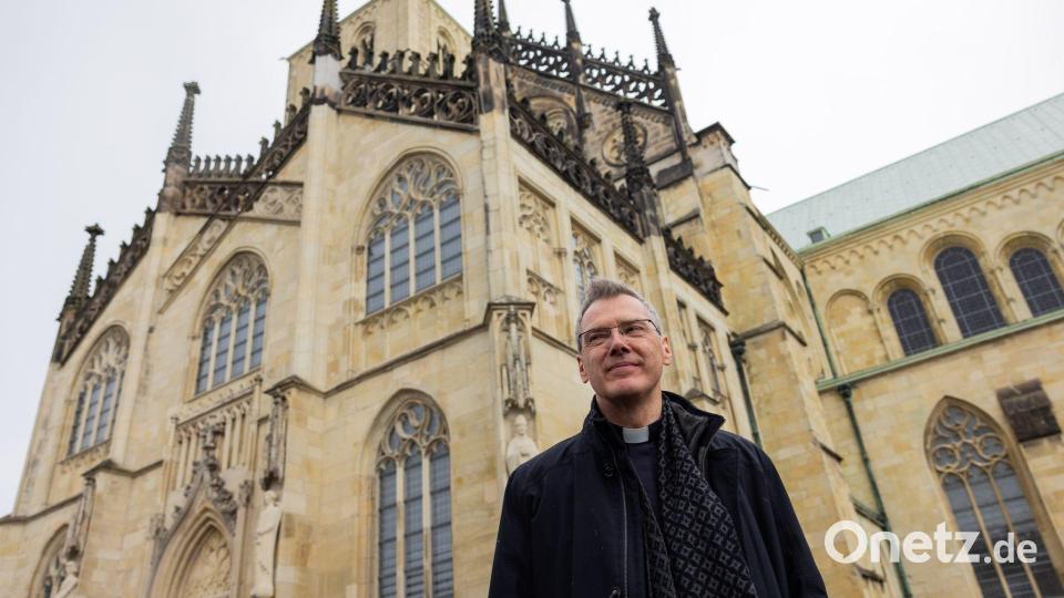 Heiner Wilmer wird ab Sommer neuer Bischof in Münster. Am Donnerstag wurde er im Dom vorgestellt. Bild: Rolf Vennenbernd/dpa