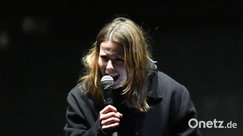 Luisa Neubauer sprach zum Abschluss der Kundgebung. Bild: Marcus Brandt/dpa