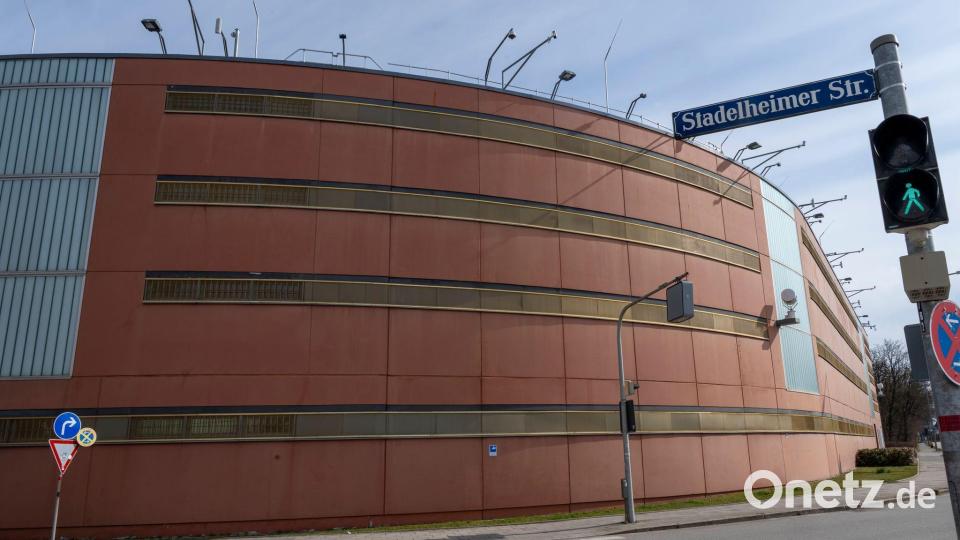 In der Frauenabteilung der JVA München soll sich der Übergriff ereignet haben. (Archivbild) Bild: Peter Kneffel/dpa