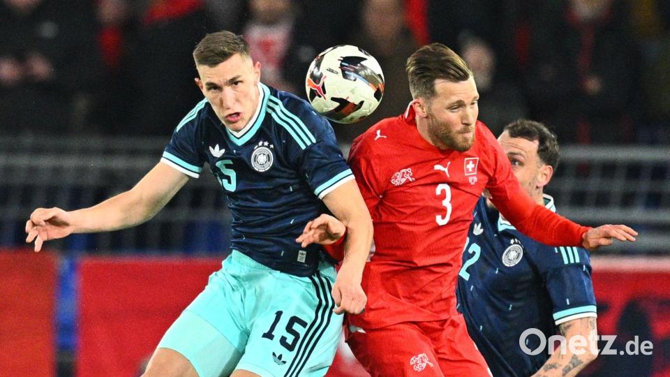 Erwischte keinen guten Abend: Nico Schlotterbeck (l.) Bild: Tom Weller/dpa