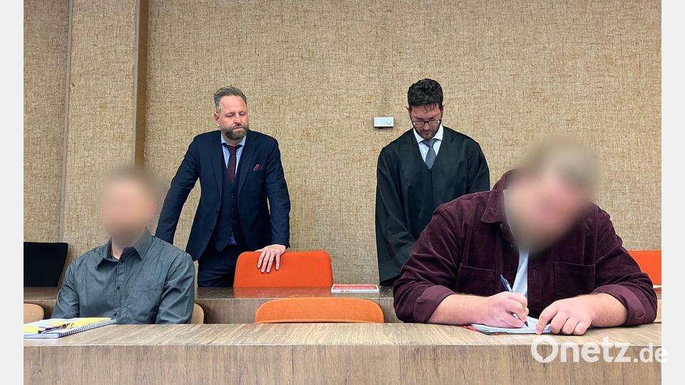 Die beiden Angeklagten schwiegen zunächst. (Archivbild) Bild: Britta Schultejans/dpa