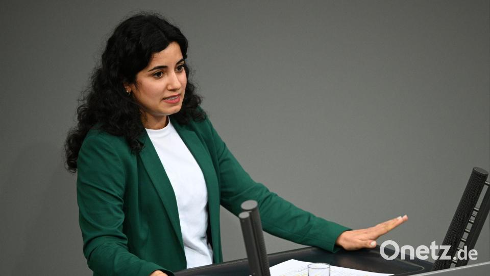 Die Grünen-Politikerin Misbah Khan sieht einen parteipolitischen Zusammenhang. (Archivbild) Bild: Niklas Graeber/dpa